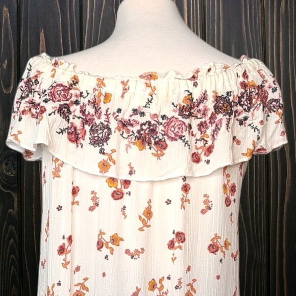 Woman's Altr'd State Ruffle Floral Top Cream Large - Picture 5 of 5